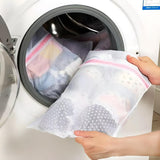 Zipped Mesh Laundry Cubes